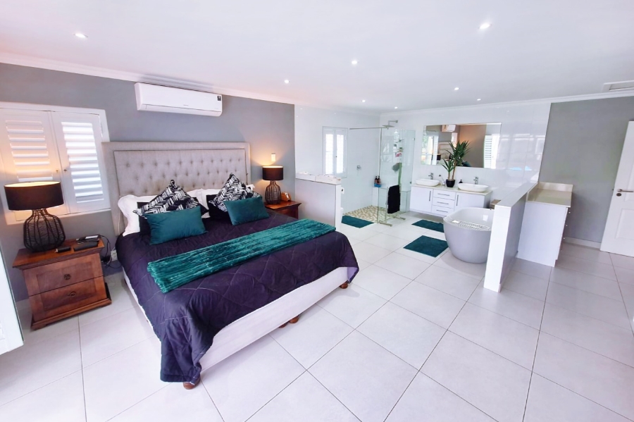 4 Bedroom Property for Sale in Marina Martinique Eastern Cape